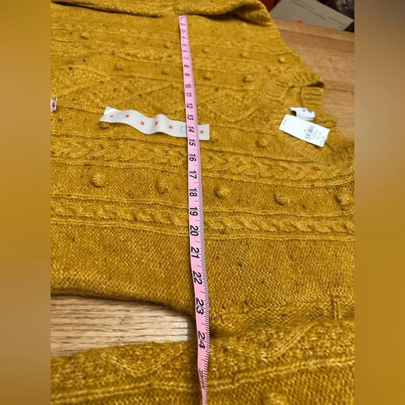 Old Navy NWT Cable Knit Crew Popcorn Sweater, wool blend mustard Sz M, 23” p2p - Picture 6 of 12